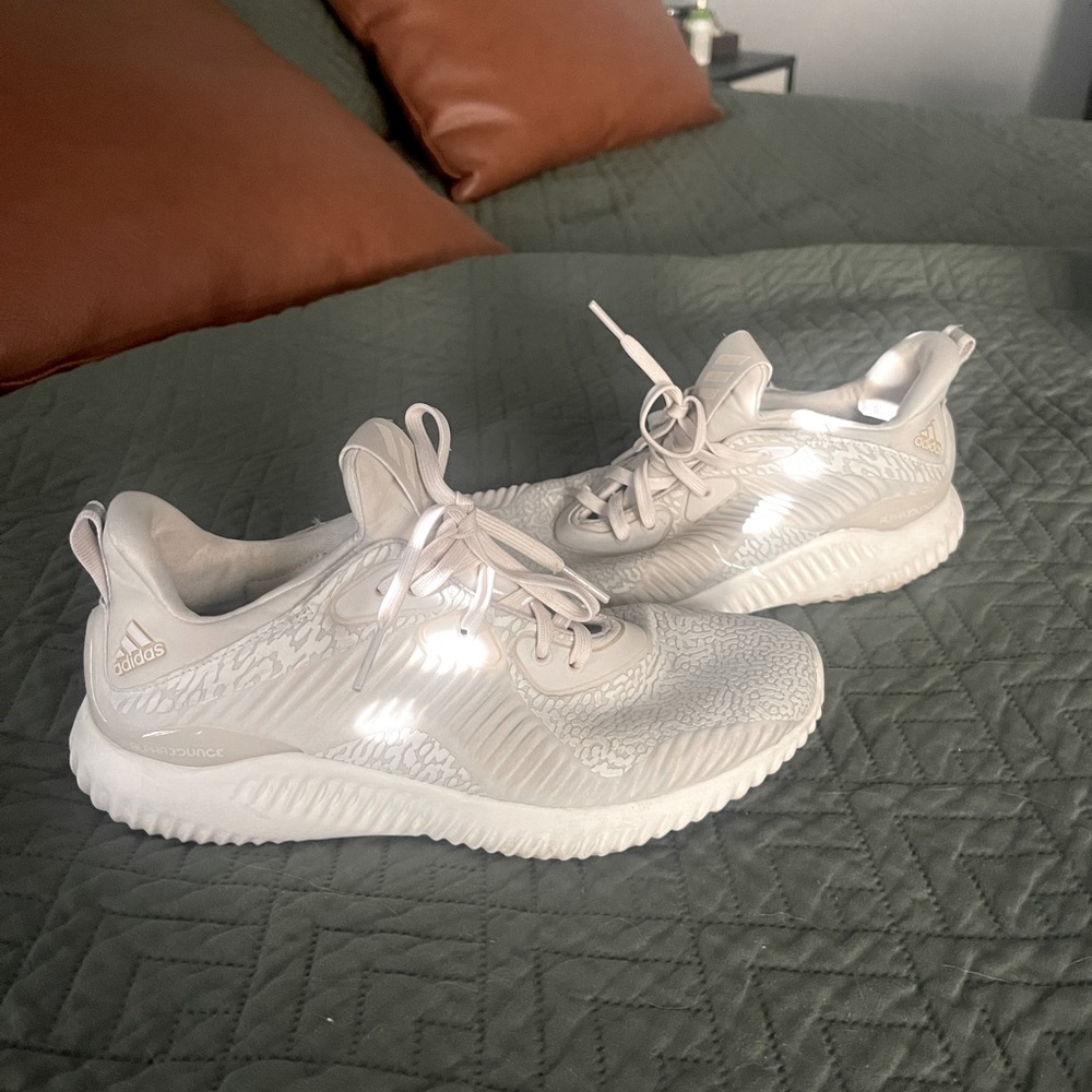 Adidas alpha bounce running shoes tan LIMITED EDITION cheetah print size 6